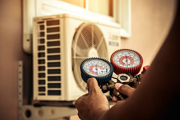 Professional Hvac technician working in Rosedale, MD